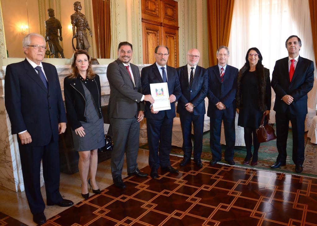 Marcelo Dornelles e Comissão Eleitoral entregaram lista tríplice ao governador do Estado