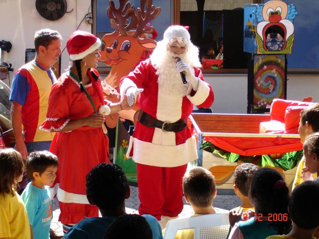 Papai Noel foi atração na festa