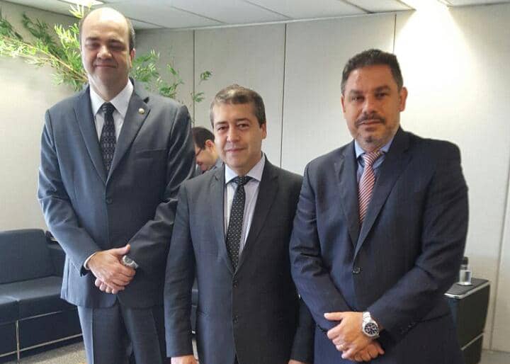 PGJ com ministro do Trabalho, Ronaldo Nogueira (c),e o procurador-geral do Trabalho, Ronaldo Fleury