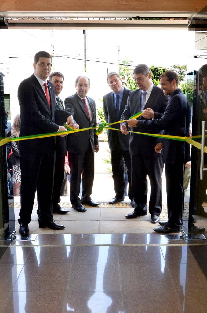 Momento simbólico da inauguração...