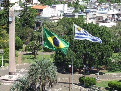 Praça internacional que abrange as cidades de Livramento e Rivera