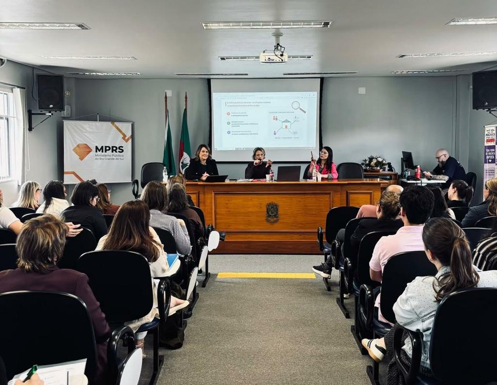 MPRS promove encontro sobre FICAI 4.0 e infrequência escolar em Lajeado