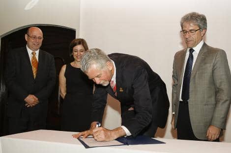 Assinatura do termo de compromisso para revitalização da rua dos Andradas
