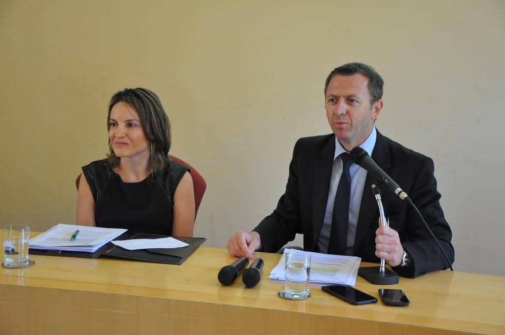 Ana Paula Carvalho de Medeiros e Daniel Martini
