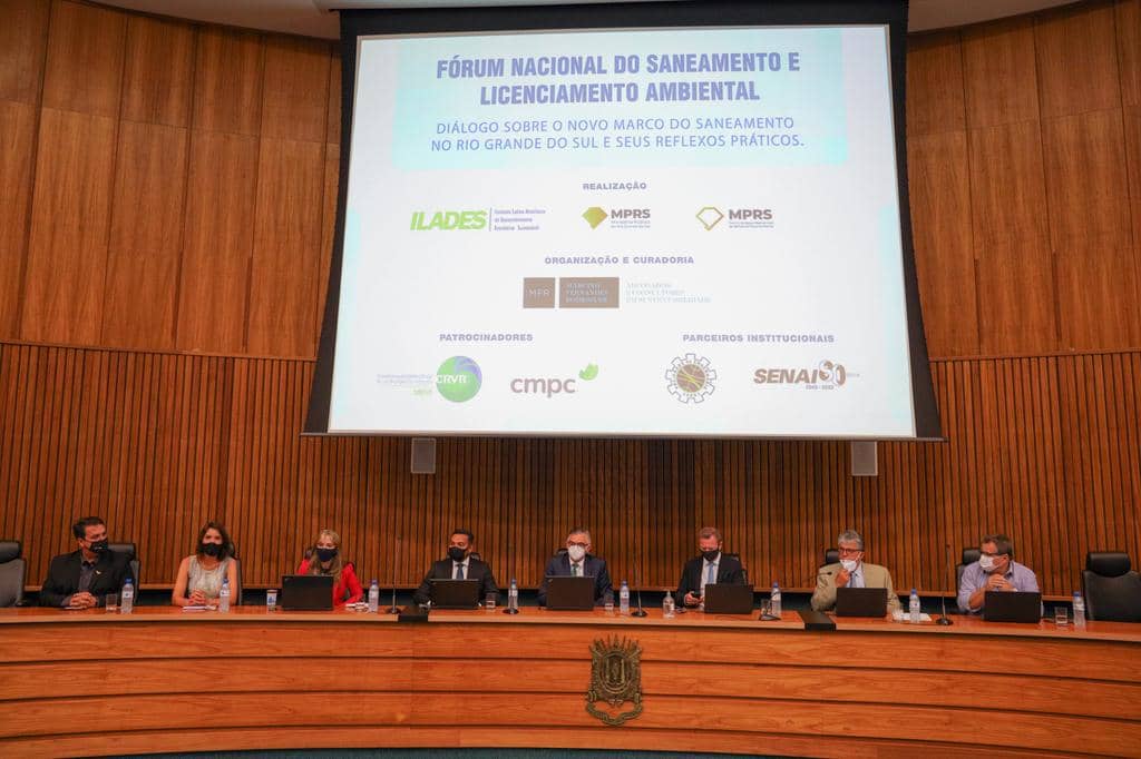 Mesa de autoridades do evento, ocorrido na sede do MPRS