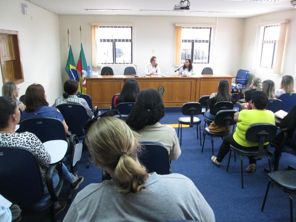 Reunião aconteceu na sede da Promotoria de Justiça de Camaquã...