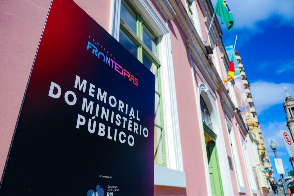 Recordações da vida do poeta Mario Quintana marcam primeiro dia do Festival Fronteiras no Palácio do Ministério Público