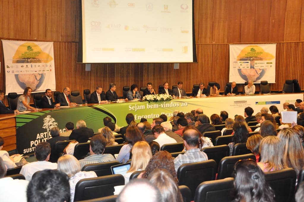 Evento ocorre até a sexta-feira no Auditório Mondercil Paulo de Moraes