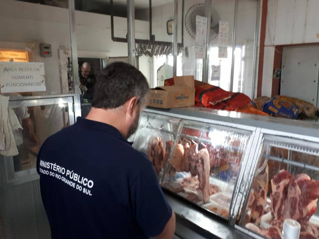 Equipe esteve em seis estabelecimentos comerciais
