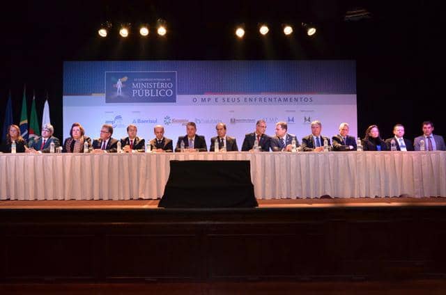Mesa de honra da abertura do congresso