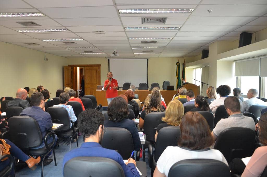Voluntários estão sendo treinados para trabalharem na Apac de Porto Alegre