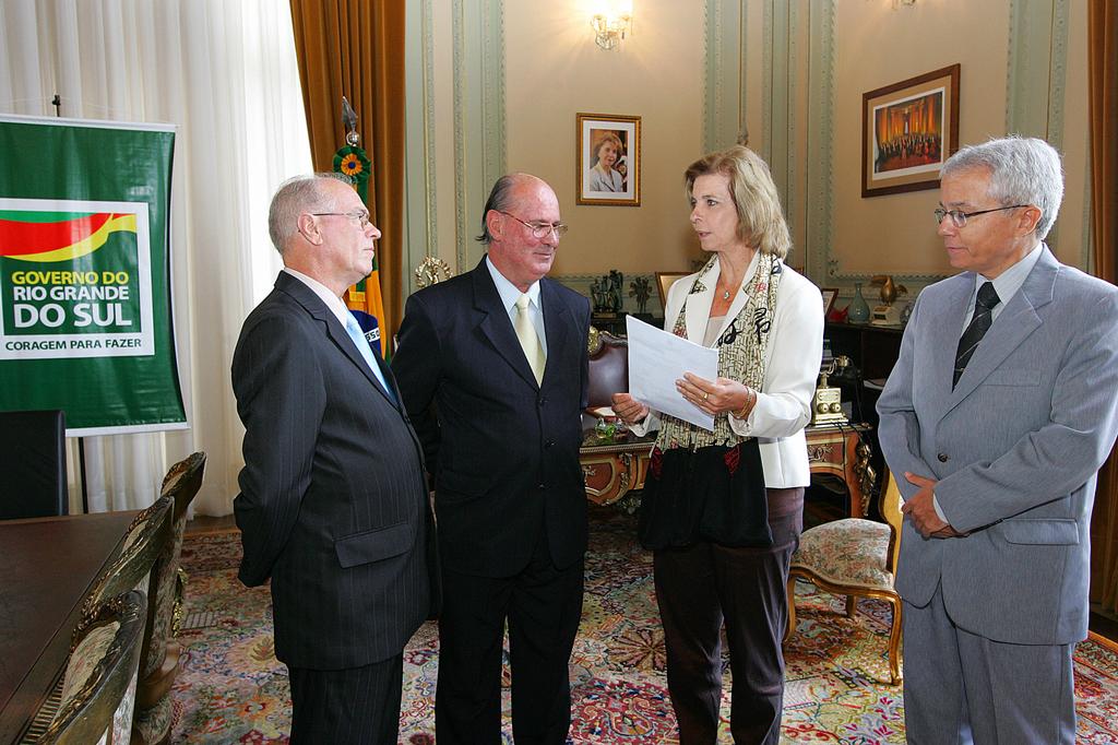 Governadora recebeu lista de Lobato (E) e Varela (D)
