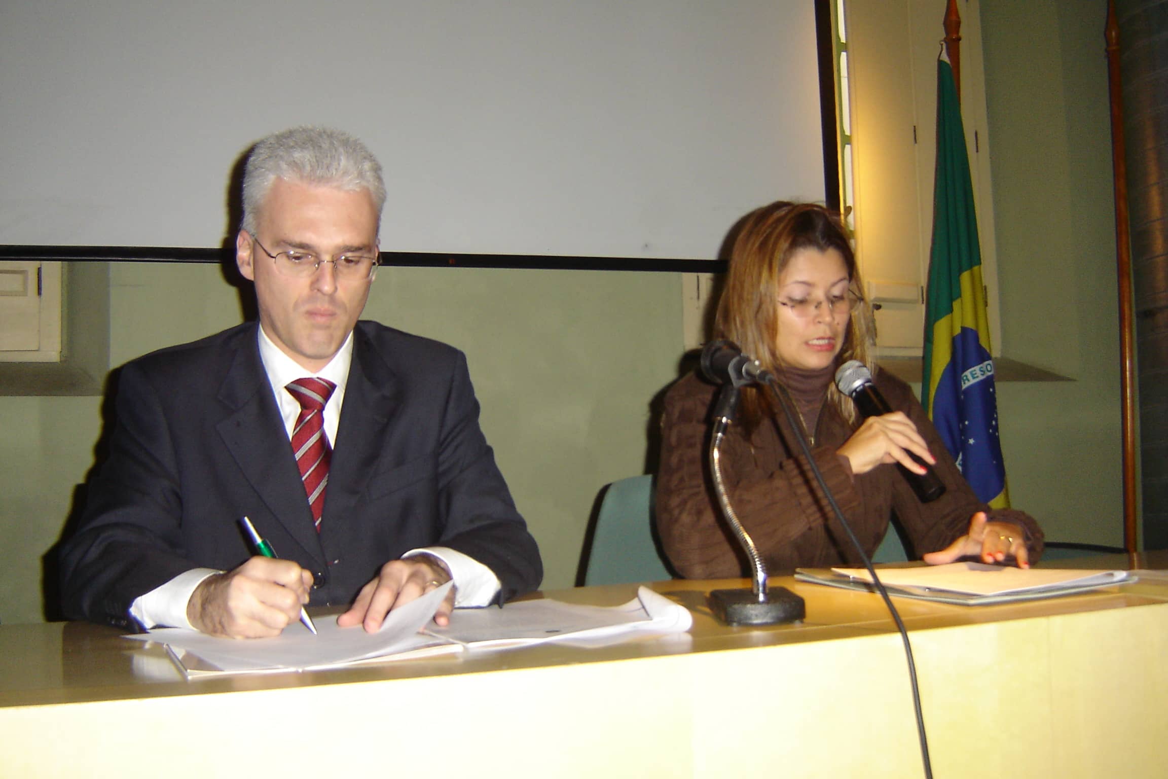 Promotora Márcia Villanova (d) e Promotor Alexandre Saltz durante reunião (Fotos/Dinara Roveda)