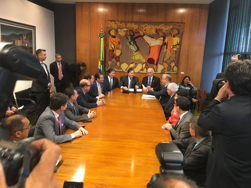 Propostas foram entregues em reunião na Presidência da Câmara de Deputados