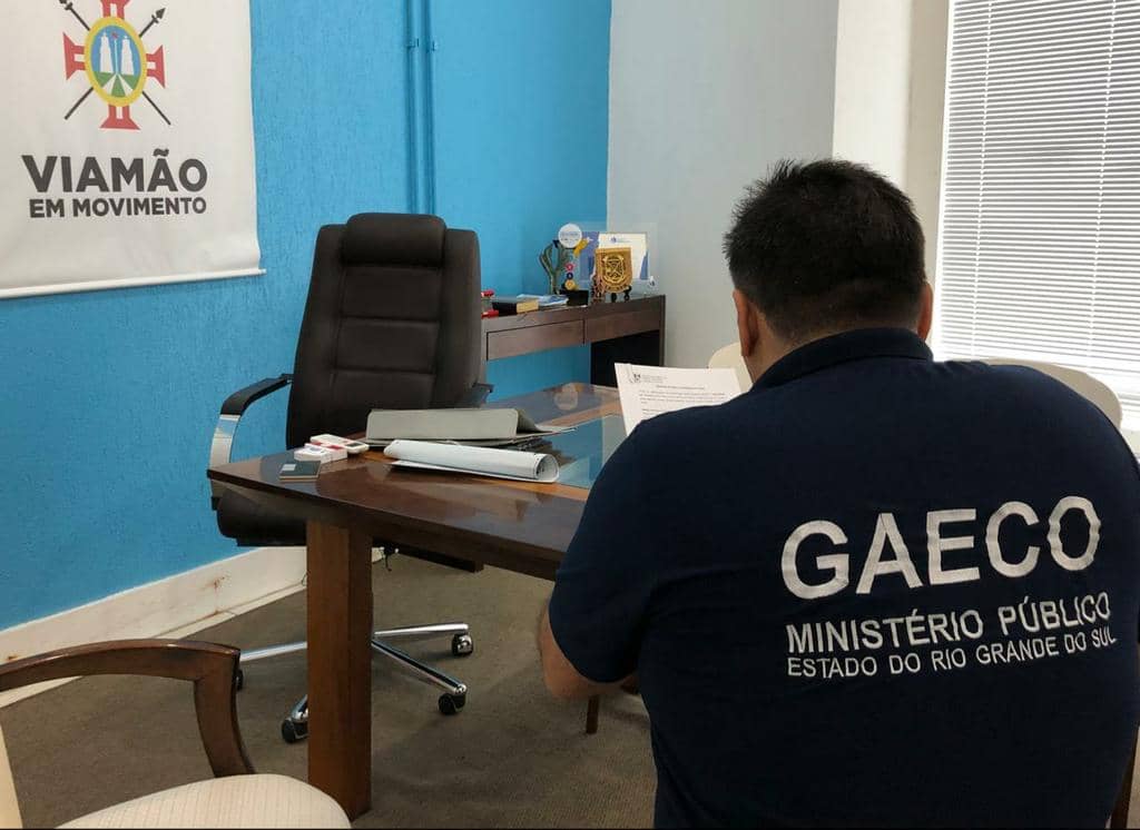 Agentes do MP cumpriram mandados de busca e apreensão na prefeitura de Viamão