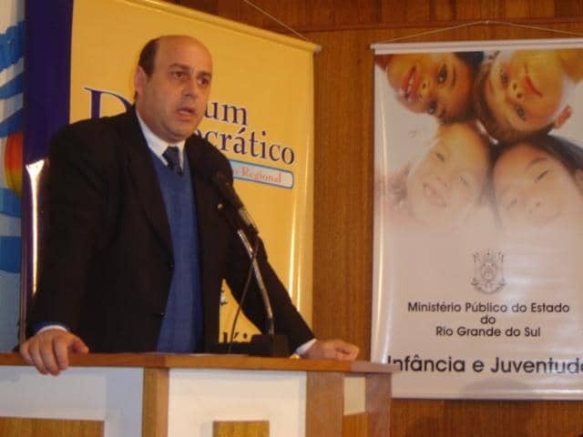 Miguel Velasquez em encontro no interior do Estado
