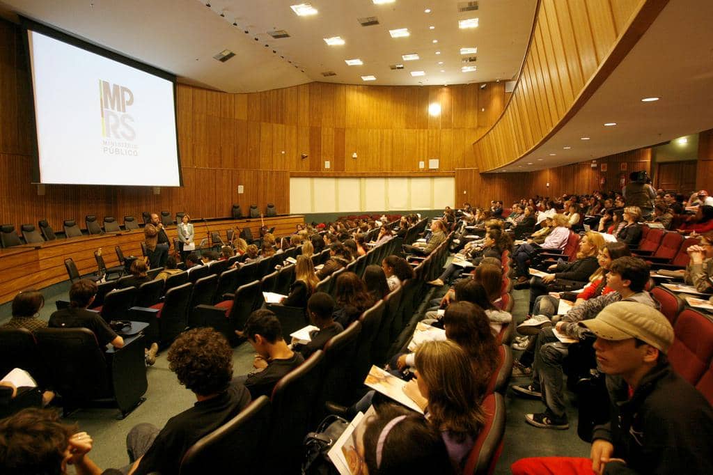 Estudantes de escolas de diferentes municípios participaram da atividade