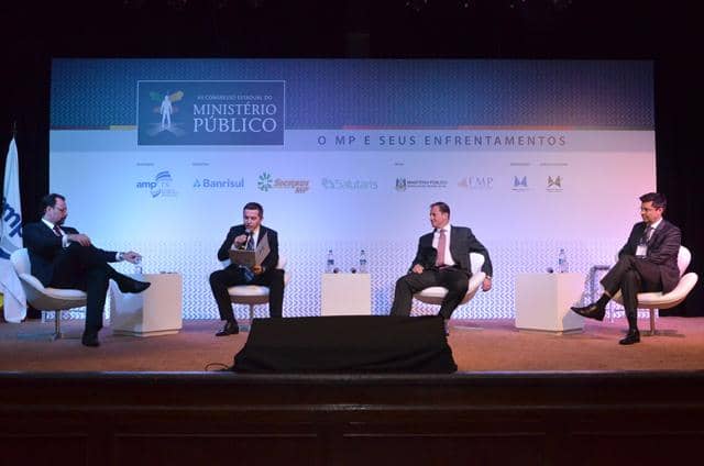 O primeiro painel do Congresso...