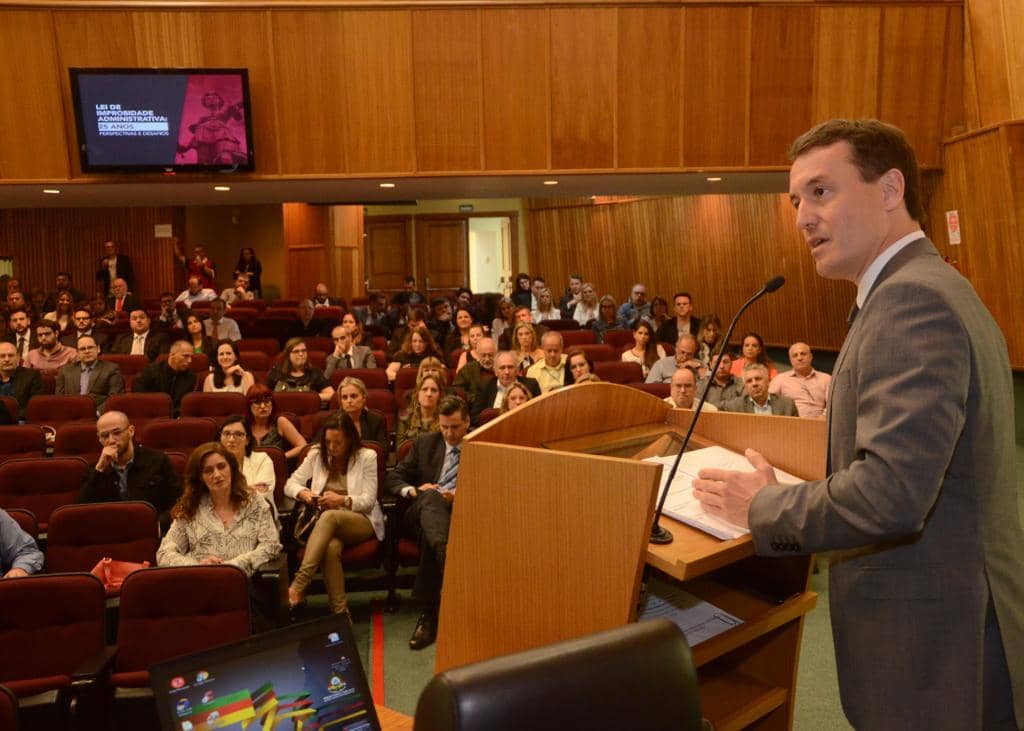 Fabiano Dallazen na abertura do Seminário