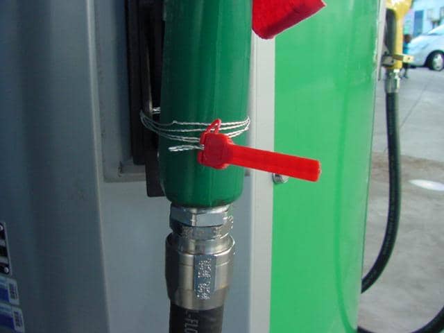 Postos tiveram bombas interditadas devido à venda de combustível impróprio