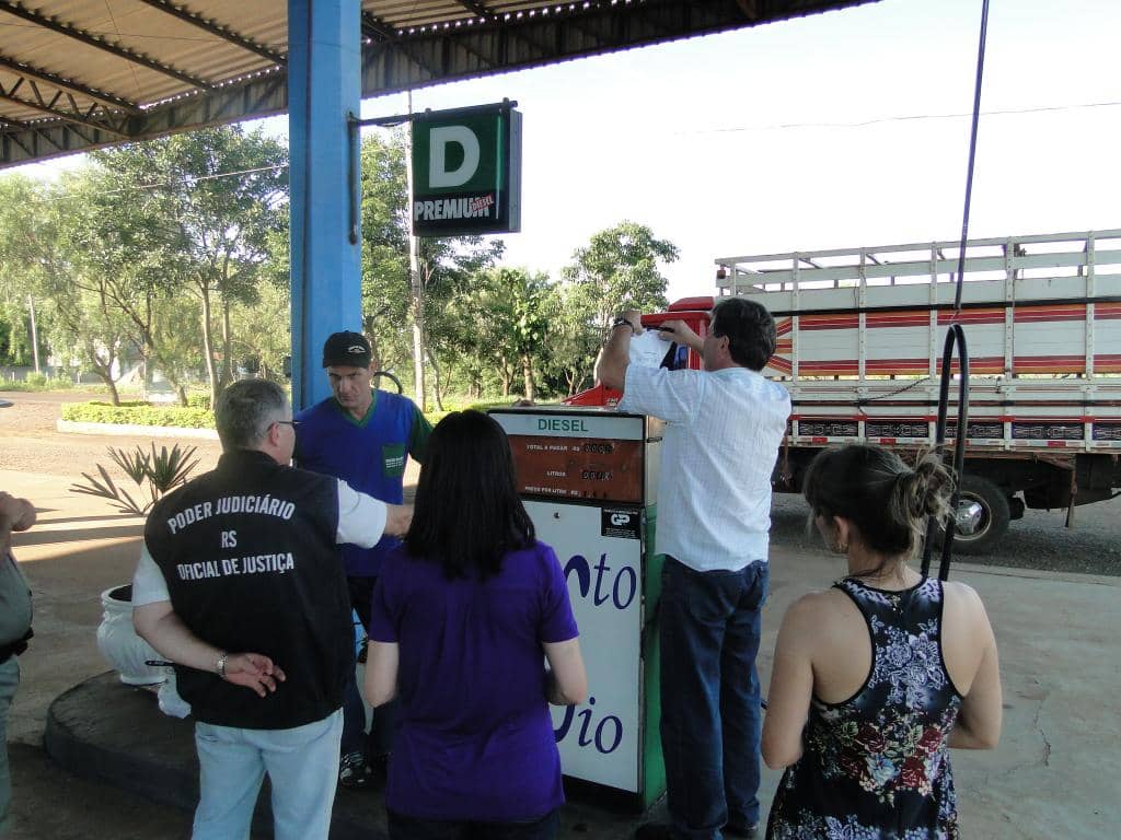 Bombas foram lacradas em posto de Palmitinho...