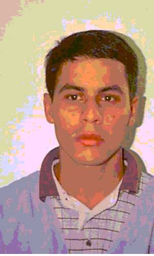 Carlos está foragido
