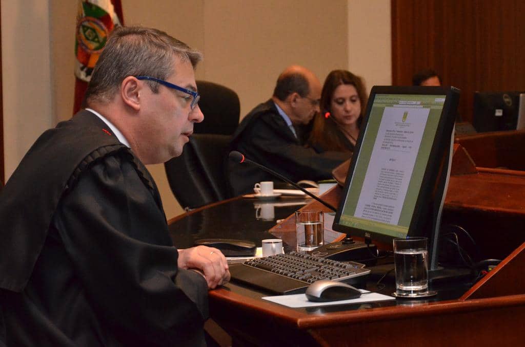 O Procurador-Geral de Justiça ...