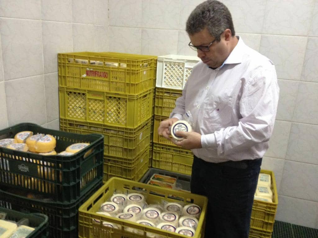 Alcindo Bastos, durante as buscas nas indústrias