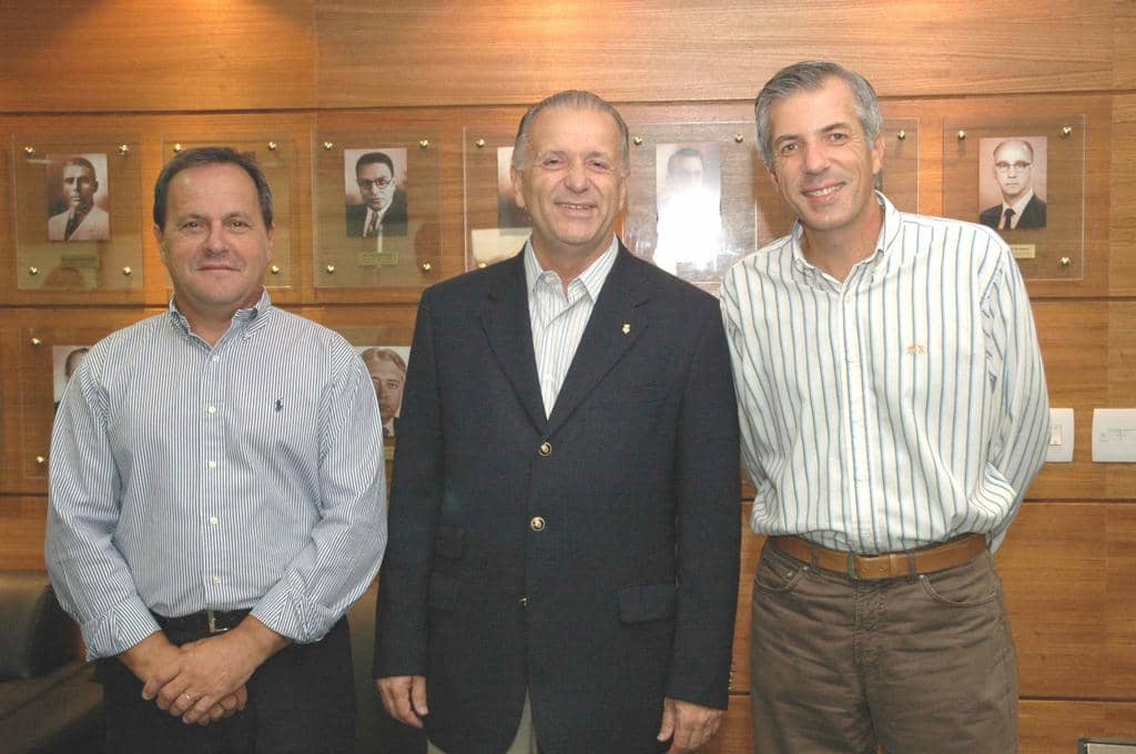 Fotos/ Kiko Olivas: Otaviano, Bastos e Renner durante a votação
