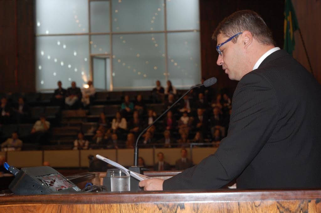 Veiga durante prestação de contas na AL em 2011