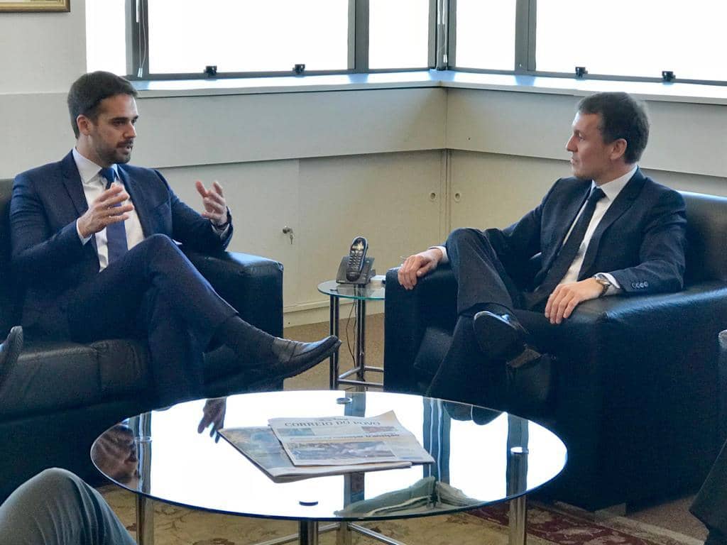 Eduardo Leite e Fabiano Dallazen durante visita do governador eleito ao MP 