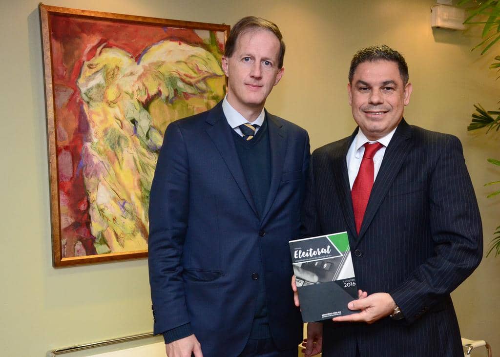 Coordenador do Gael, Rodrigo Zilio, com o Procurador-Geral de Justiça