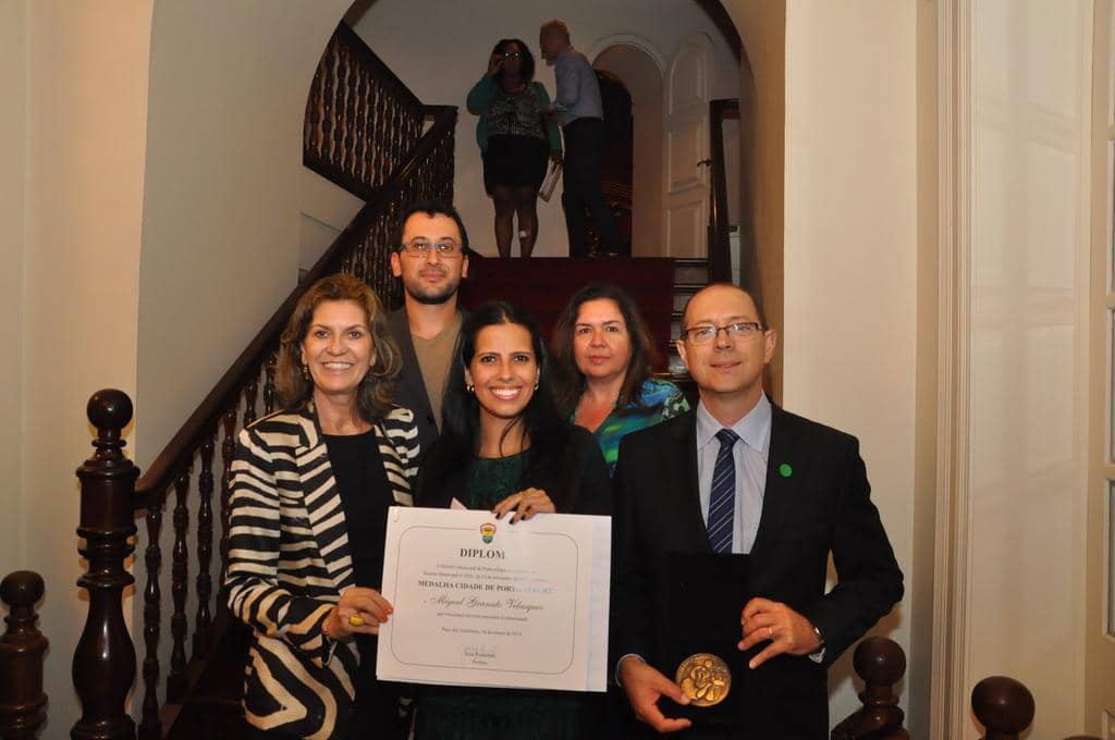 Mauro Souza, Veleda Dobke e os servidores presentes na homenagem