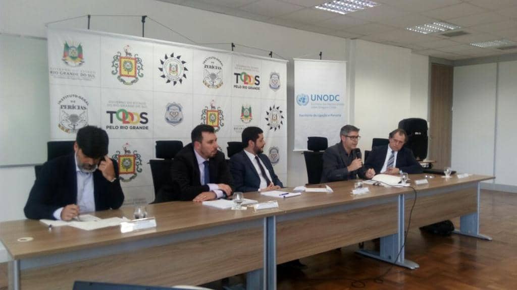 Cesar Faccioli apresenta o Programa Mediar/MP em workshop