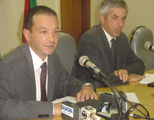 Ivan Melgaré e Renner na coletiva