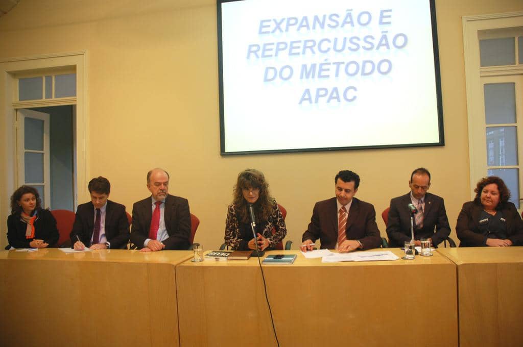 Promotora de Justiça Cynthia Jappur participou das discussões