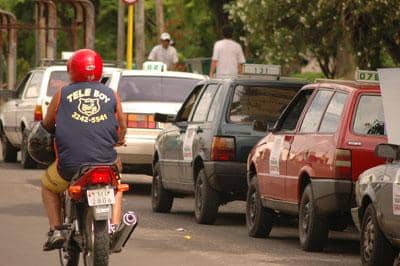 Moto-taxistas em atuação na Fronteira