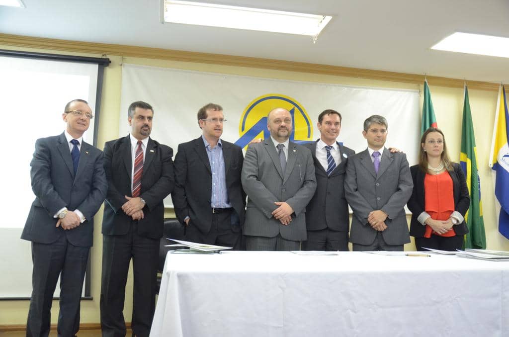 Assinatura ocorreu na Faculdade Monteiro Lobato