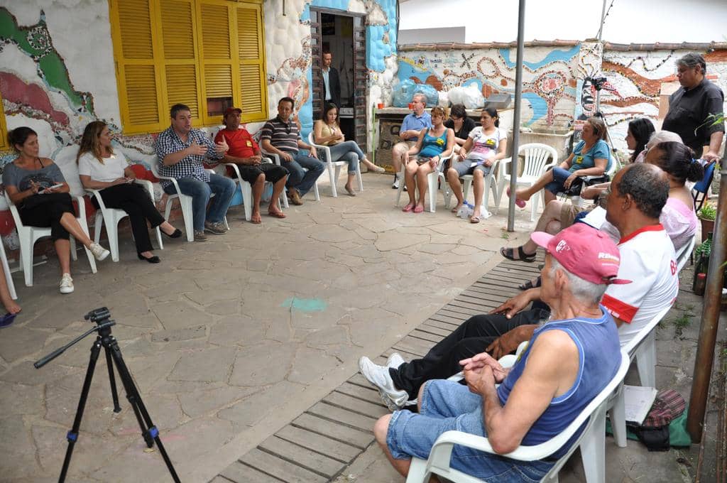 Reunião com o PGJ (E) ocorreu em centro comunitário 