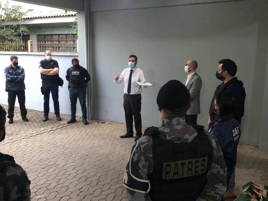 Mandados de busca e apreensão foram cumpridos na manhã desta sexta-feira