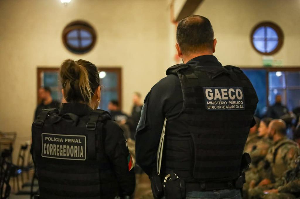 Operação Convergência Nacional RS 04: MPRS cumpre 30 mandados de prisão contra facção da Fronteira Oeste envolvida em corrupção e outros crimes