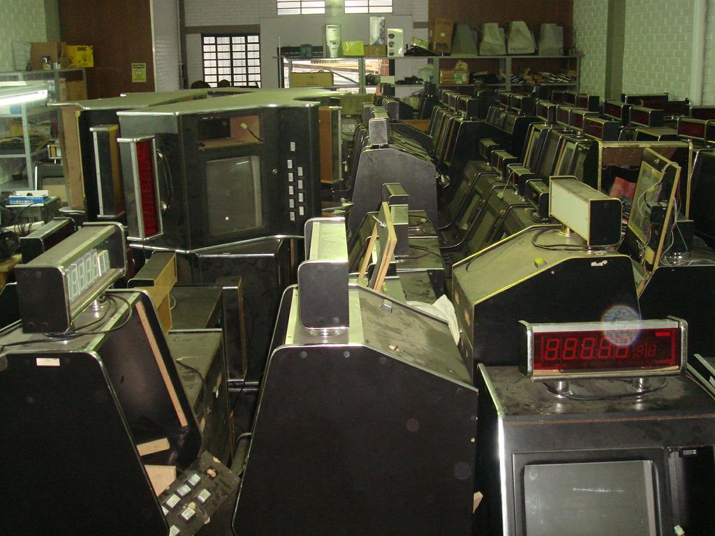 Fábrica de máquinas foi fechada na Capital