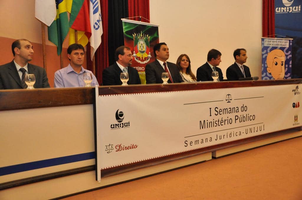 Mesa de abertura da Semana do MP