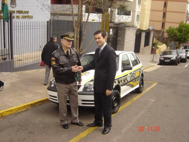 Viatura entregue à Brigada Militar pelo promotor Paulo Cirne