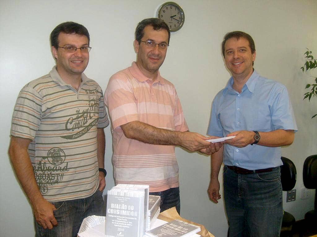 Gílson Medeiros recebeu material de Elói Deli Filho e Rogério Silva