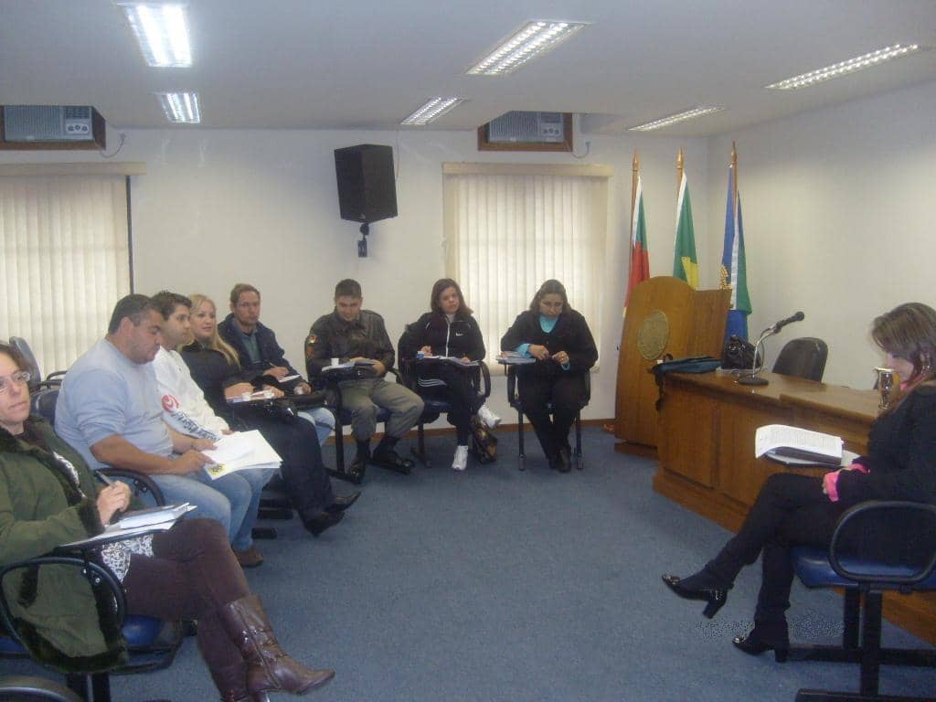 Reunião definiu ações para coibir consumo de bebidas alcoólicas por adolescentes e crianças 