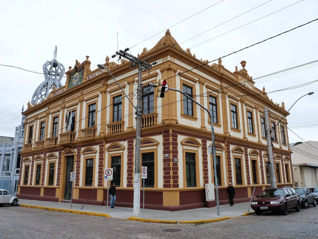 Ação civil pública ajuizada pelo MP...