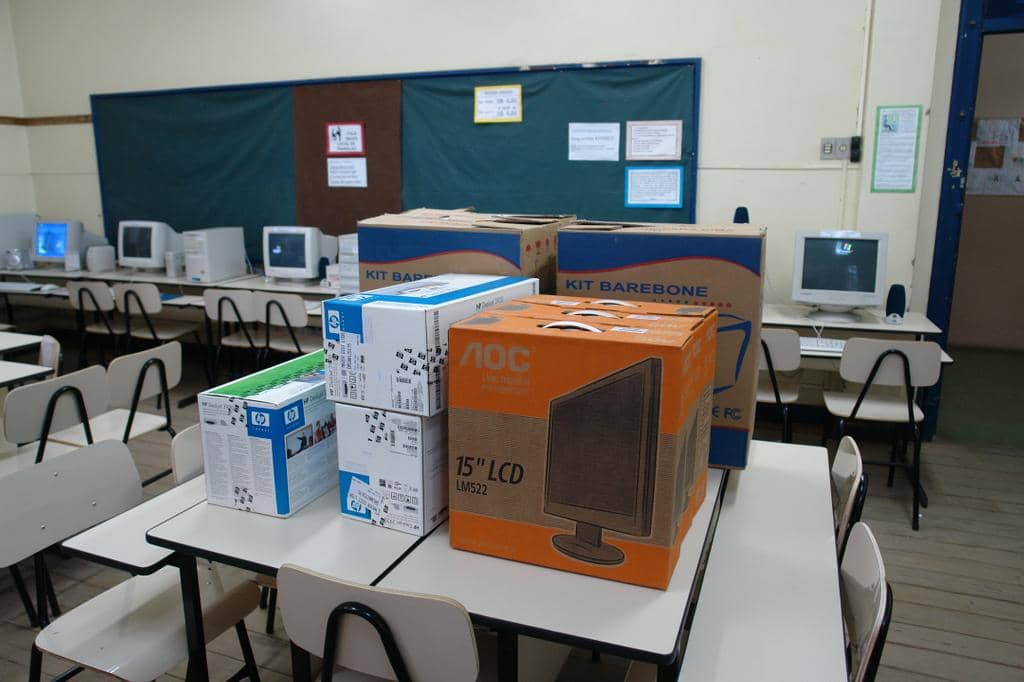 Equipamentos já se encontram na escola