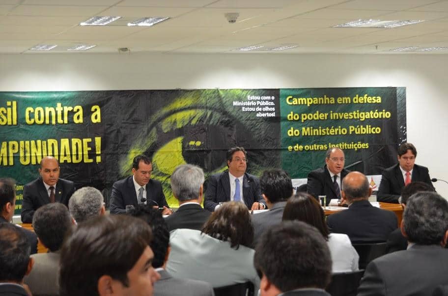 Campanha contra a PEC 37...