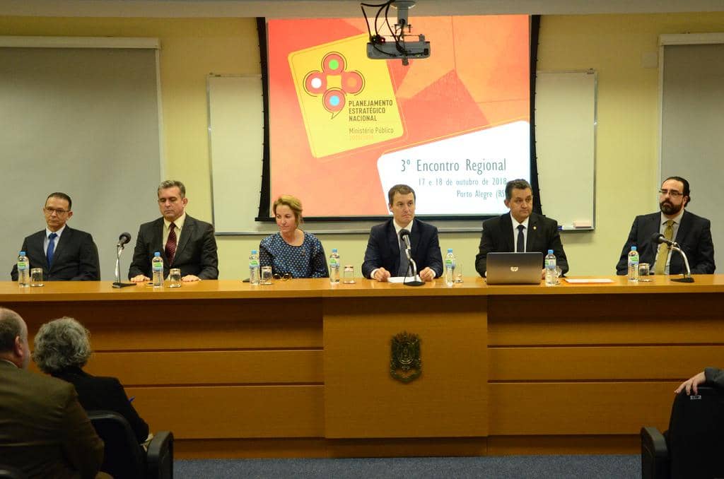 Mesa de autoridades...